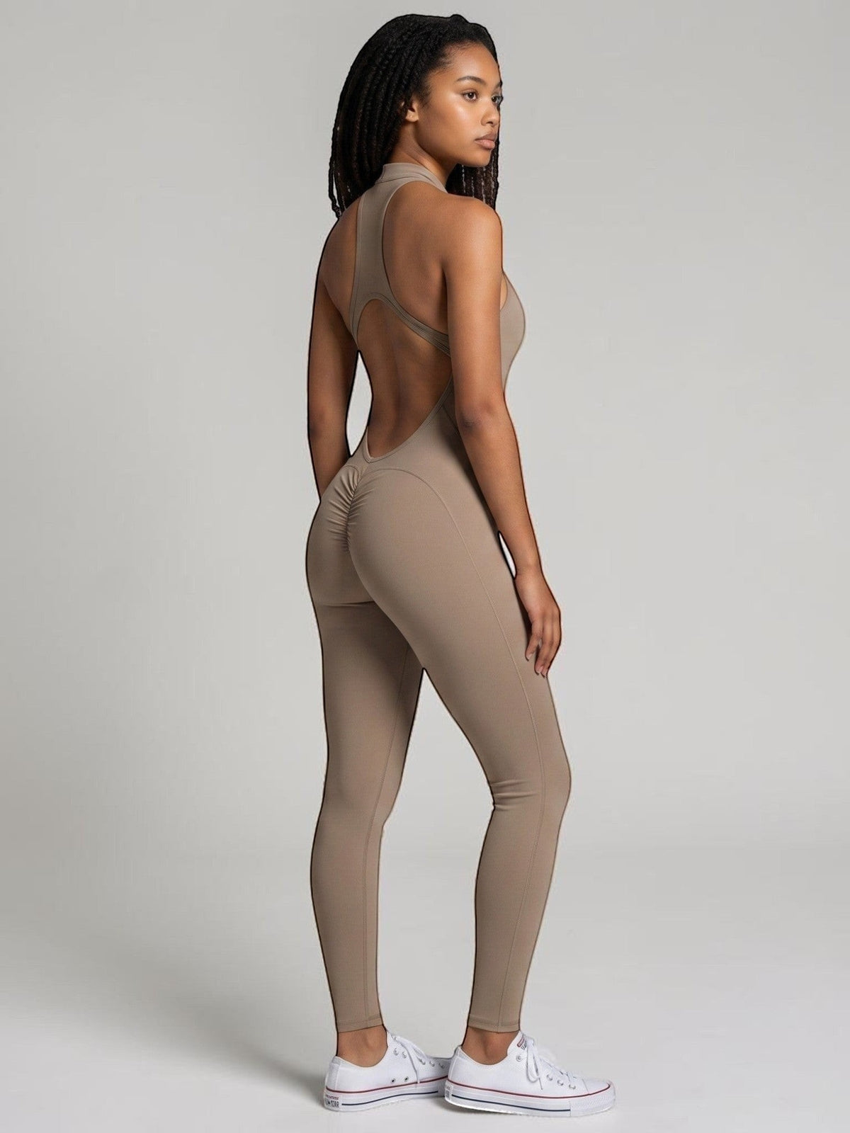 bys-store-3136505-215991 beige open-back SculptFit bodysuit with butt-lifting design on a model